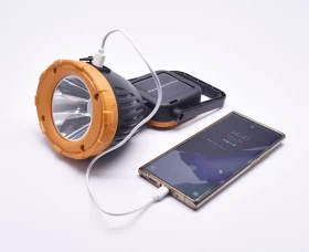 كشاف عمل شمسي دوّار – إضاءة LED خارجية قابلة للتعديل 360°