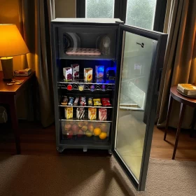 ثلاجة مشروبات سايونا PPS مع فريزر  – سعة 165 لتر